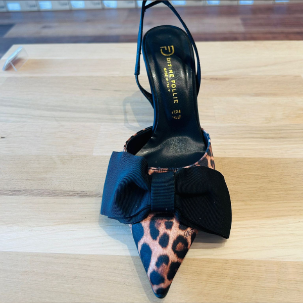 Slingback maculato con fiocco